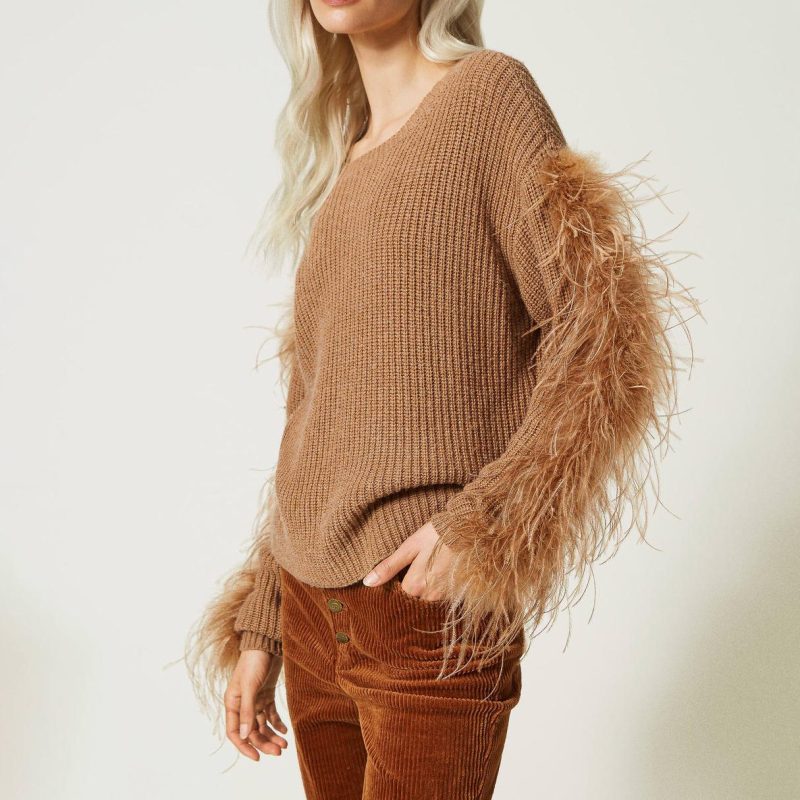 Wool blend jumper with feathers
