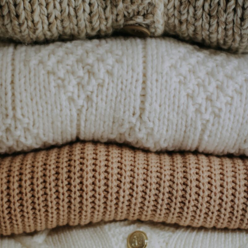 What should you pay attention to when customizing a knitted sweater?